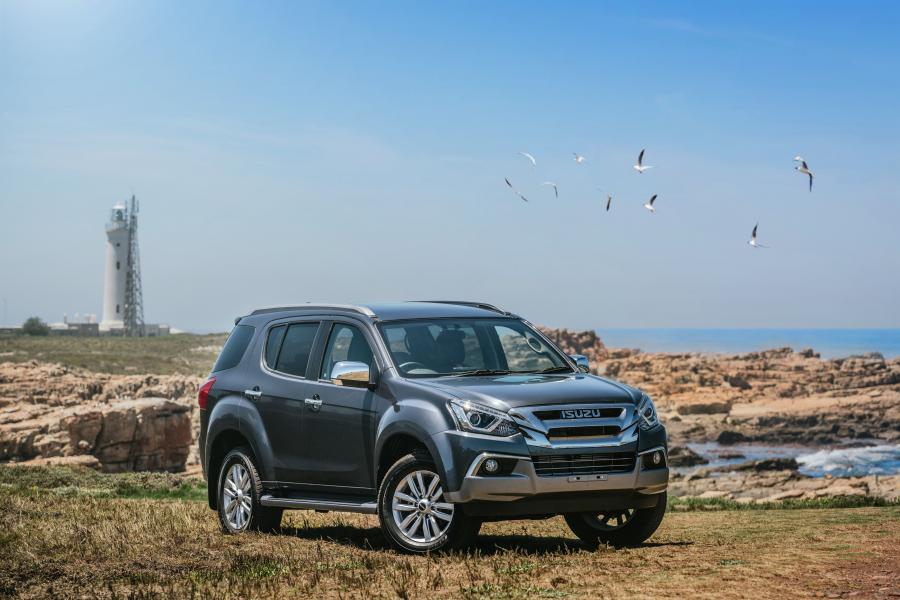  Isuzu MU-X 2018 года  (ZA) (фото 7 из 40)